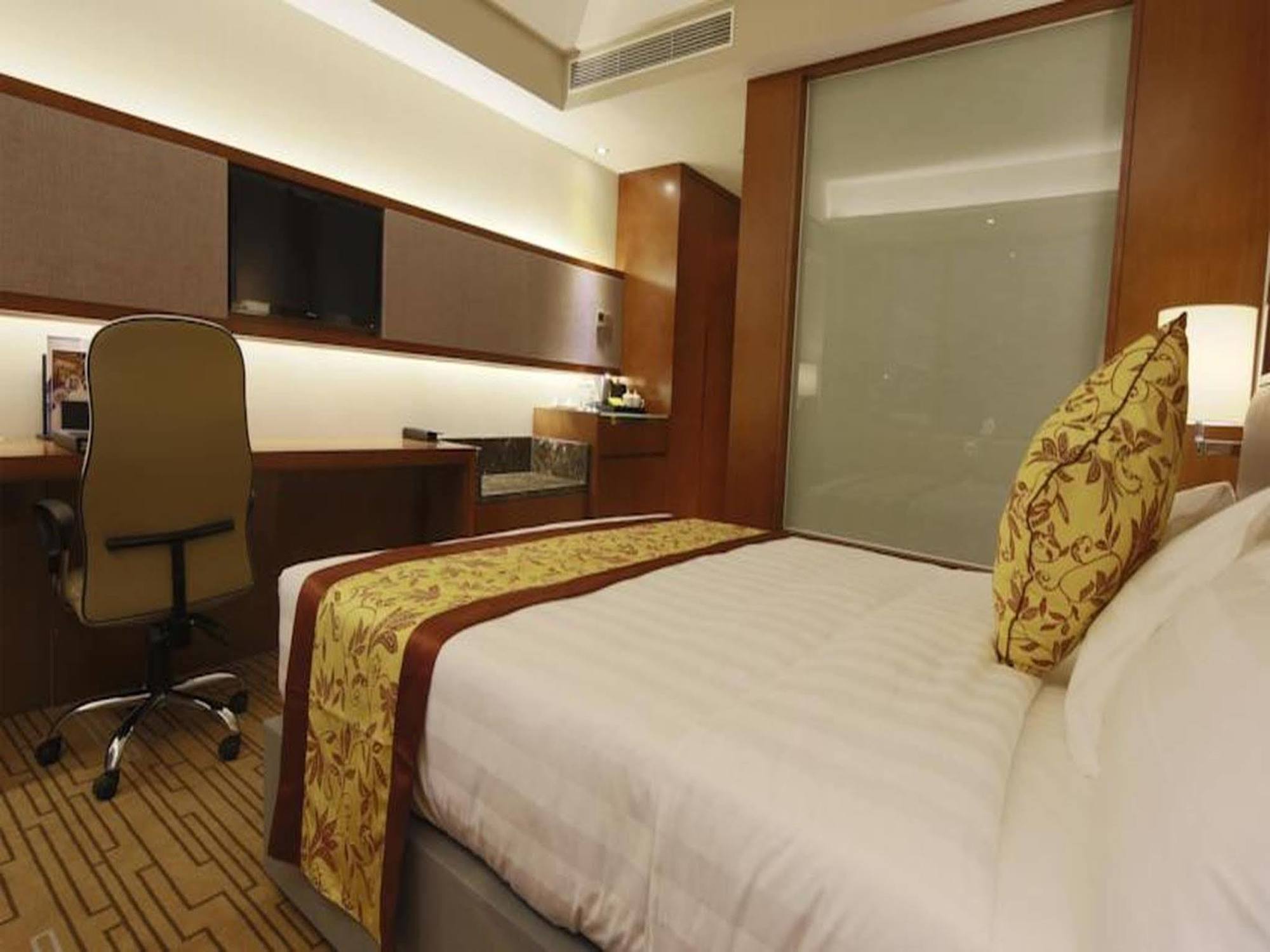Shenyang Rayfont International Hotel Экстерьер фото