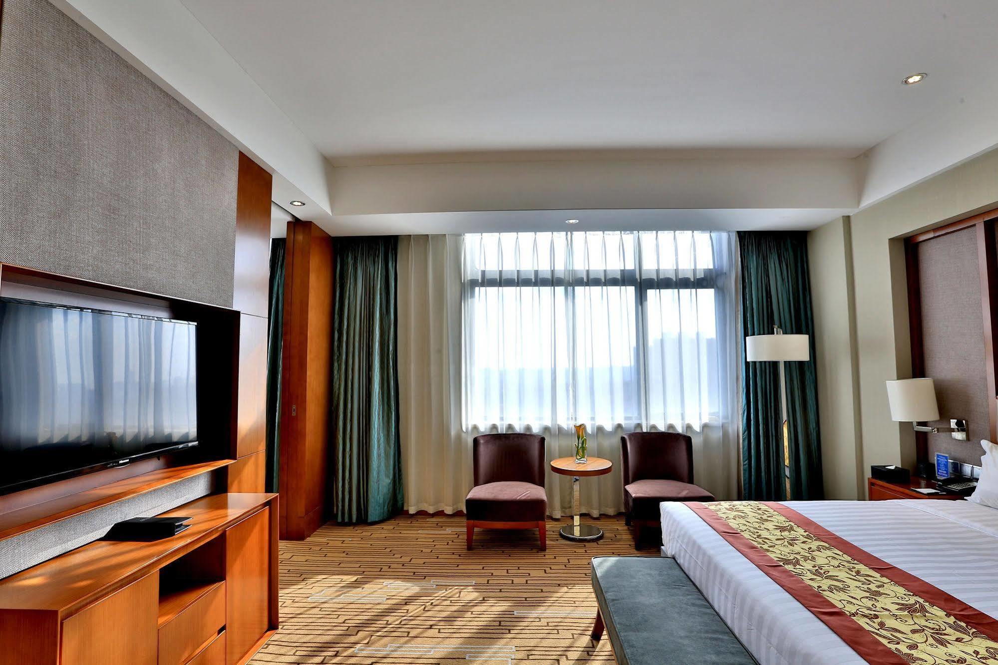 Shenyang Rayfont International Hotel Экстерьер фото